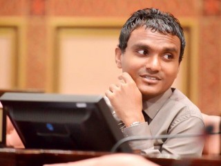 ތިނަދޫ ދެކުނު ދާއިރާގެ މެންބަރު އަބްދުﷲ އަހުމަދު