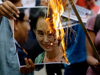 ރޮހިންޖާއާ ދެކޮޅަށް ހިންގާ ގަތުލުއާއްމު ހައްދުފަހަނަ އަޅާފަ، އެންމެ ފަހުން ސޫކީ އަނގައިން ބުނެފި!