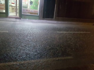 ވިލިނގިލީގައި ފެންބޮޑުވެ، ގިނަ ގެތަކަށް ފެންވަދެއްޖެ