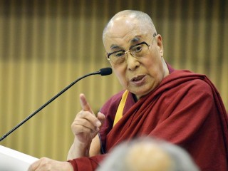  ޓިބެޓްގެ ބުދިސްޓުންގެ ލީޑަރު ޑަލައި ލާމާ