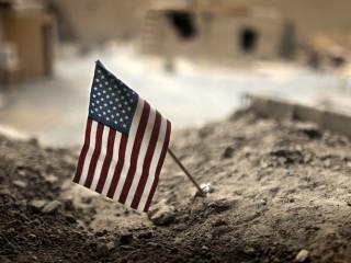 އެމެރިކާގެ ސެނެޓުން ބޭނުންވަނީ އިރާޤާއި އަފްގާނިސްތާނުގައި ހުއްޓުމެއްނެތް ހަނގުރާމަ ކުރިއަށްގެންދިއުމަށް