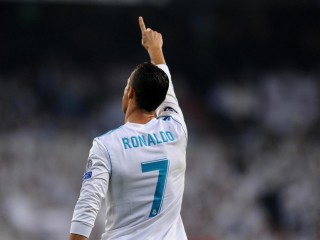 ޔުއެފާ ޗެމްޕިއަންސް ލީގު:ރޮނާލްޑޯގެ ދެ ލަނޑުން ރެއާލް މޮޅުވެއްޖެ