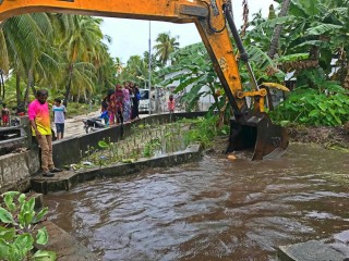 ފުވައްމުލަކަށް ބޯކޮށް ވާރޭވެހި ބޮޑު ސަރަހައްދެއްގައި ފެންބޮޑުވެއްޖެ!