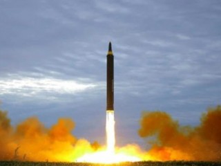 އުތުރު ކޮރެއާއިން ރޮކެޓް ސައިޓްތައް ހަލާކު ކޮށްލަން ފަށައިފި