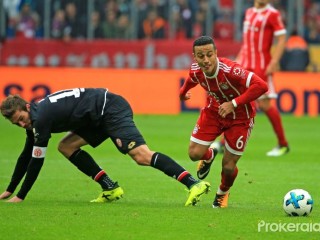 ބަޔާން އަދި މެއިންޒް ބައްދަލުކުރި މެޗުގެ ތެރެއިން