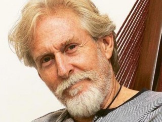 އެކްޓަރު ޓޮމް އޮލްޓާ ކެންސަރަށް ފަރުވާ ހޯދަނީ