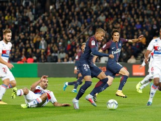 ފްރެންޗް ލީގު: ބައިކޮޅަށް ލިޔޯން އިން ޖެހި ދެ ލަނޑުން ޕީއެސްޖީ މޮޅުވެއްޖެ