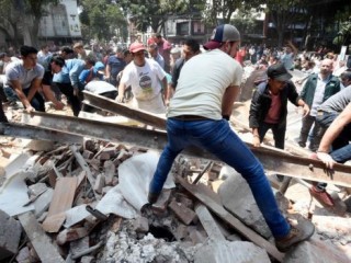 މެކްސިކޯއަށް އައި ބިންހެލުމުގައި މަރުވި މީހުންގެ އަދަދު 140އަށްވުރެ މައްޗަށް 