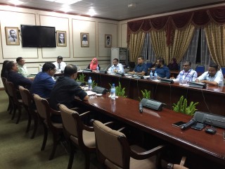 މާލޭއަށްވުރެ އަގުބޮޑުކޮށް ރަށްރަށުގައި ކަރަންޓާއި ފެނުގެ ހިދްމަތް ދޭތީ އެކަން ކޮމެޓީން ބަލަނީ