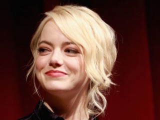 އެމާ ސްޓޯން: އުމުރުން ހަތް އަހަރުން ފެށިގެން "އެންޒައިޓީ" އަށް އަންނަނީ ފަރުވާކުރަމުން