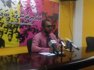 އެއާޕޯޓުގައި ހަތިޔާރާއެކު ސިފައިން ހަރަކާތްތެރިވާ ސަބަބު ހާމަ ކުރަން ޖެހޭނެ: އިދިކޮޅު ކޯލިޝަން 