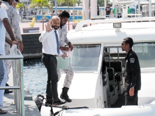 އިގްތިސާދީ ގެއްލުމެއް ލިބިދާނެ ކަމަށް ބުނެ ފާރިސްއާ ދެކޮޅަށް ހުށަހެޅި ހެކިން ސިއްރުކުރަން އެދިއްޖެ