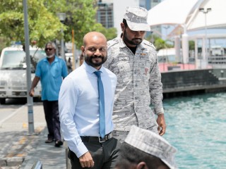 ސުޕްރީމް ކޯޓުން ގޮތެއް ކަނޑައަޅަންދެން ފާރިސްގެ އިސްތިއުނާފް މައްސަލަ ފަސްކޮށްފި