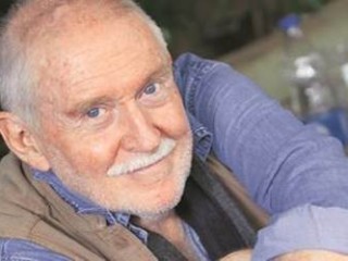 ހަމުގެ ކެންސަރަށް ފަރުވާ ކުރަމުން ދަނިކޮށް ބޮލީވޫޑްގެ "ފިރަންގީ" ޓޮމް އަލްޓާ މަރުވެއްޖެ