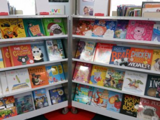 Novelty book fair splurges on US$11k grand prize