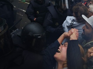 ކެޓަލޯނިއާގެ ރައީސް މިނިވަންކަން އިއުލާންކޮށްފި ނަމަ ވަޑައިގަންނަވަން ޖެހޭނީ ޖަލަށް: ސްޕެއިންގެ ރޫލިން ޕާޓީ