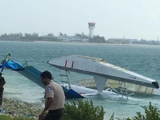 ވެއްޓުނު ސީ ޕްލޭން ނަގައިފި