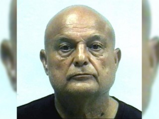 ޑޯނަޓެއްގެ މައްސަލައިގައި ކާފަދަރި ގަޔަށް ވަޅިޖަހައިފި