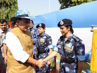 ފުލުހުން އަނިޔާވެރި ބަޔަކަށް ވެގެން ނުވާނެ. ވާންވީ މަދަނީ ބަޔަކަށް: ރާޖްނާތު ސިންގ