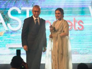 ރާނީ އަށް އައުޓްސްޓޭންޑިން އެވޯޑެއް ލިބިއްޖެ