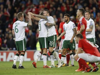 ވޯލްޑް ކަޕް ކޮލިފައިން: ވޭލްސް އަށް ފުރުސަތު ގެއްލުނުއިރު، އަޔަލޭންޑް ޕްލޭއޮފަށް