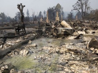 ކެލިފޯނިއާގެ އަލިފާނުގެ ހާދިސާ:150 އަށްވުރެ ގިނަ މީހުން ގެއްލި މަރުވި މީހުންގެ އަދަދު 15 އަށް