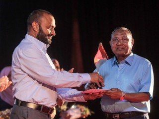 ލައިފް ޓައިމް އެޗީވްމަންޓް އެވޯޑް  އައްބާސް އިބްރާހީމް އަށް އަރުވަނީ