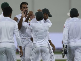 ސްރީ ލަންކާއިން ސީރީސް ކާމިޔާބުކޮށްފި