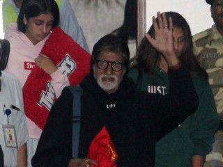 ޗުއްޓީއަށްފަހު އަމީތާބު އެނބުރި އިންޑިއާއަށް