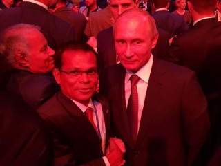 މަޖިލީހުގެ ރައީސް މަސީހު، ރަޝިއާގެ ރައީސް ޕޫޓީންއާ ސަލާމް ކުރައްވަނީ 