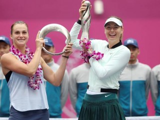 ޓިއަންޖިންގ އޯޕަންގެ ޗެމްޕިއަން މާރިއާ ޝަރަޕޯވާ (ކ) އަދި ފައިނަލްގައި ވާދަކުރި އަަރީނާ ސަބަލެންކާ (ވ)