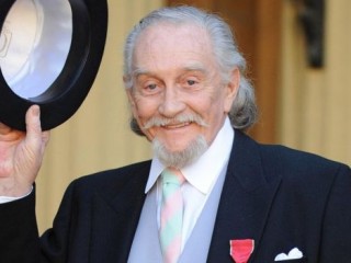 "ގޭމް އޮފް ތްރޯންސް" ގެ ރޯއި ޑޮޓްރައިސް މަރުވެއްޖެ