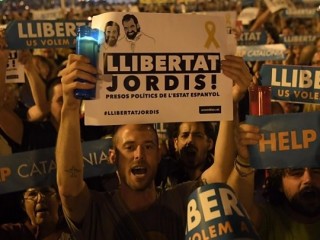 ކެޓަލޯނިއާގެ އިތުރު ސިޓީތައް ކަމަށްވާ ޖިރޯނާ އާއި ރުސްގައި ވެސް މުޒާހަރާކޮށްފައިވޭ