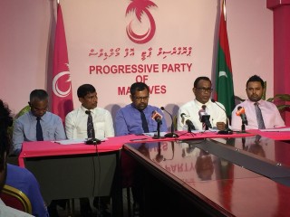 ސަރުކާރުގެ ސިޔާސީ މަގާމްތަކުގައި ތިބި ފަރާތްތަކުގެ އަތުން ޕީޕީއެމަށް ފައިސާ ނަގަނީ