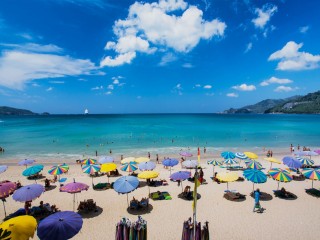 ތައިލޭންޑްގެ ބީޗުތަކުގައި ސިނގެރޭޓް ބުއިން މަނާކުރަނީ