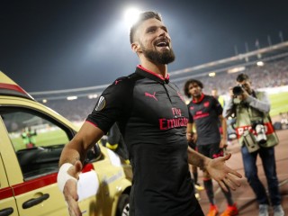 އޮލިވިއާ ޖިރޫ - އާސެނަލް މި މެޗުން މޮޅުވި ލަނޑު ޖިރޫ ޖެހީ 85 ވަނަ މިނެޓުގައި 