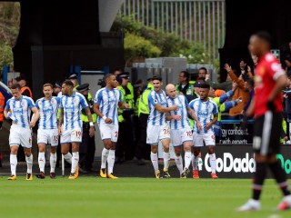 ޔުނައިޓެޑްގެ ބަލިނުވުމުގެ ރެކޯޑް، ހަޑަސްފީލްޑް އިން ނިމުމަކަށް ގެނެސްފި