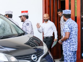 ފާރިސްގެ އިސްތިއުނާފް މެދުކަނޑާލާފައި އޮންނަތާ މަހެއް ފަހުން މިއަދު ފަށަނީ!