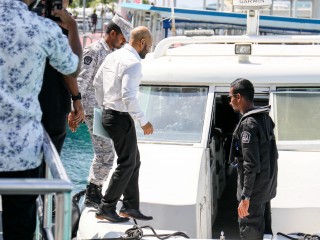 ޖިނާއީ އިޖުރާއަތުގެ ގާނޫނުގެ ދަށުން ހަދަން ޖެހޭ ގަވާއިދުތައް ނުހެދެނީސް ފާރިސްގެ ޝަރީޢަތް ކުރިއަށް ނުގެންދެވޭނެ ކަމަށް ބުނެފި