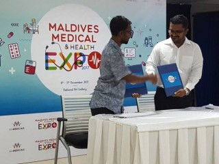 މޯލްޑިވްސް މެޑިކަލް އެކްސްޕޯގެ ޕާޓްނަރުންނާއެކު ސޮއިކޮށްފި