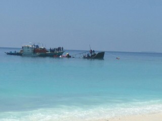 ބ. ކެންދޫ ފަރަށް އެރި ތެޔޮ ބޯޓް