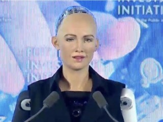 ސޯފިޔާ އޭނާގެ ރަށްވެހިކަން އިއުލާން ކުރަނީ 