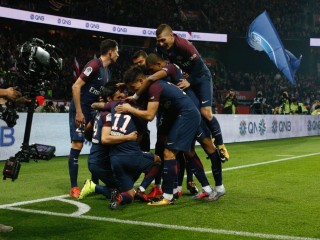 ފްރެންޗް ލީގު: ކަވާނީގެ ދެ ލަނޑާއެކު ޕީއެސްޖީ ބަލިނުވުމުގެ ރެކޯޑު ދަމަހައްޓައިފި