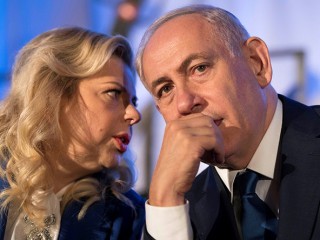 އިޒްރޭލުގެ ބޮޑުވަޒީރުގެ ގެކޮޅުގައި 'އަޅެއް'ހެން ގެންގުޅުނު މީހަކު ދައުވާކުރަނީ!