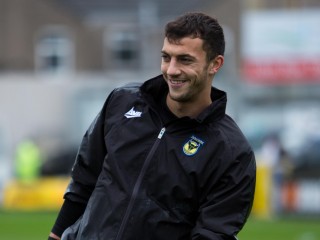 ދަނޑުމައްޗަށް ކުޑަކަމު ދިޔުމުން ރަތްކާޑު ދެއްކި ކުޅުންތެރިޔާ މައާފަށް އެދިއްޖެ