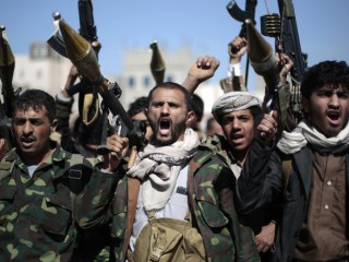 ޔަމަނުގެ ހޫތީ ހަނގުރާމަވެރިންނަށް ތާޢީދުކުރާ ޤަބީލާތަކުގެ އިސް ލީޑަރުން ހަތިޔާރާއެކު ޔަމަނުގެ ވެރިރަށް ސަންއާގައި ހަރަކާތްތެރިވަނީ