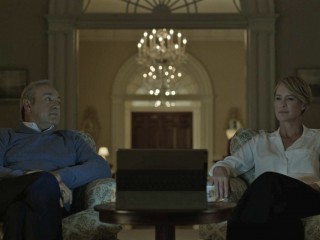 "ހައުސް އޮފް ކާޑްސް" ނިންމާލަނީ