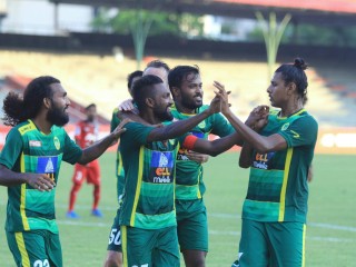 ދިވެހި ޕްރިމިއާ ލީގު: އުމެއިރުގެ ހެޓްރިކާއެކު މާޅޮސްގެ މައްޗަށް މާޒިޔާ ކުރިހޯދައިފި