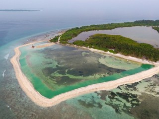 MTCC builds bund wall, kicks off reclamation for airport in Kulhudhuffushi 