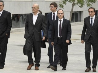 ކެޓަލޯނިއާގެ ކުރީގެ ސަރުކާރުގެ މެމްބަރުންތަކެއް ކޯޓަށް ހާޒިރުވަނީ 